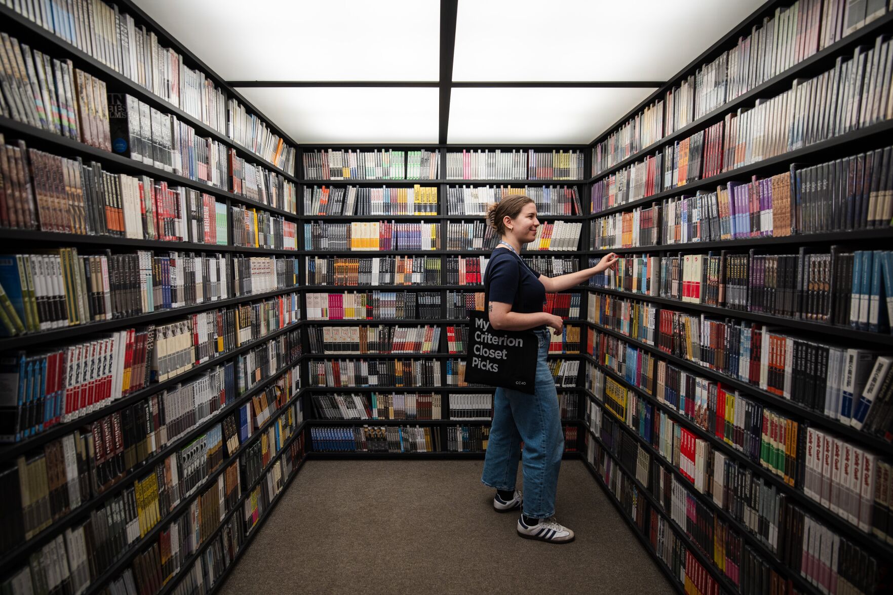 NL_Criterion Mobile Closet_0007.JPG